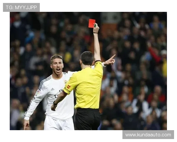 古利特直言佩德里拉拽维尼修斯应判红牌此举严重影响比赛公正性